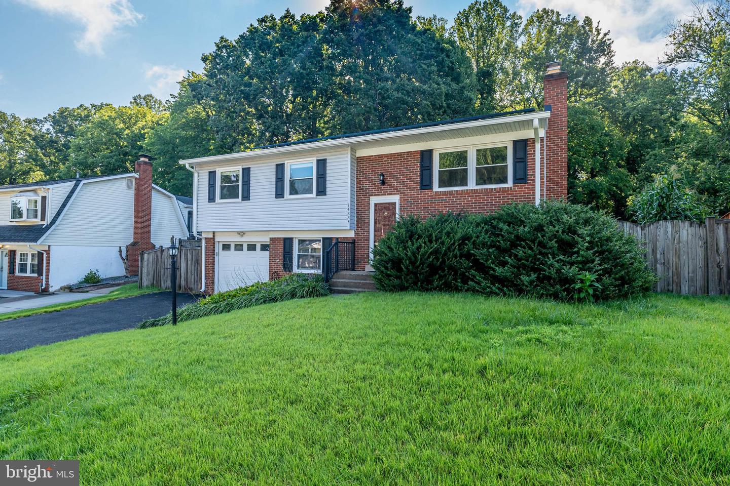 14223 LINDENDALE RD Property Photo 1