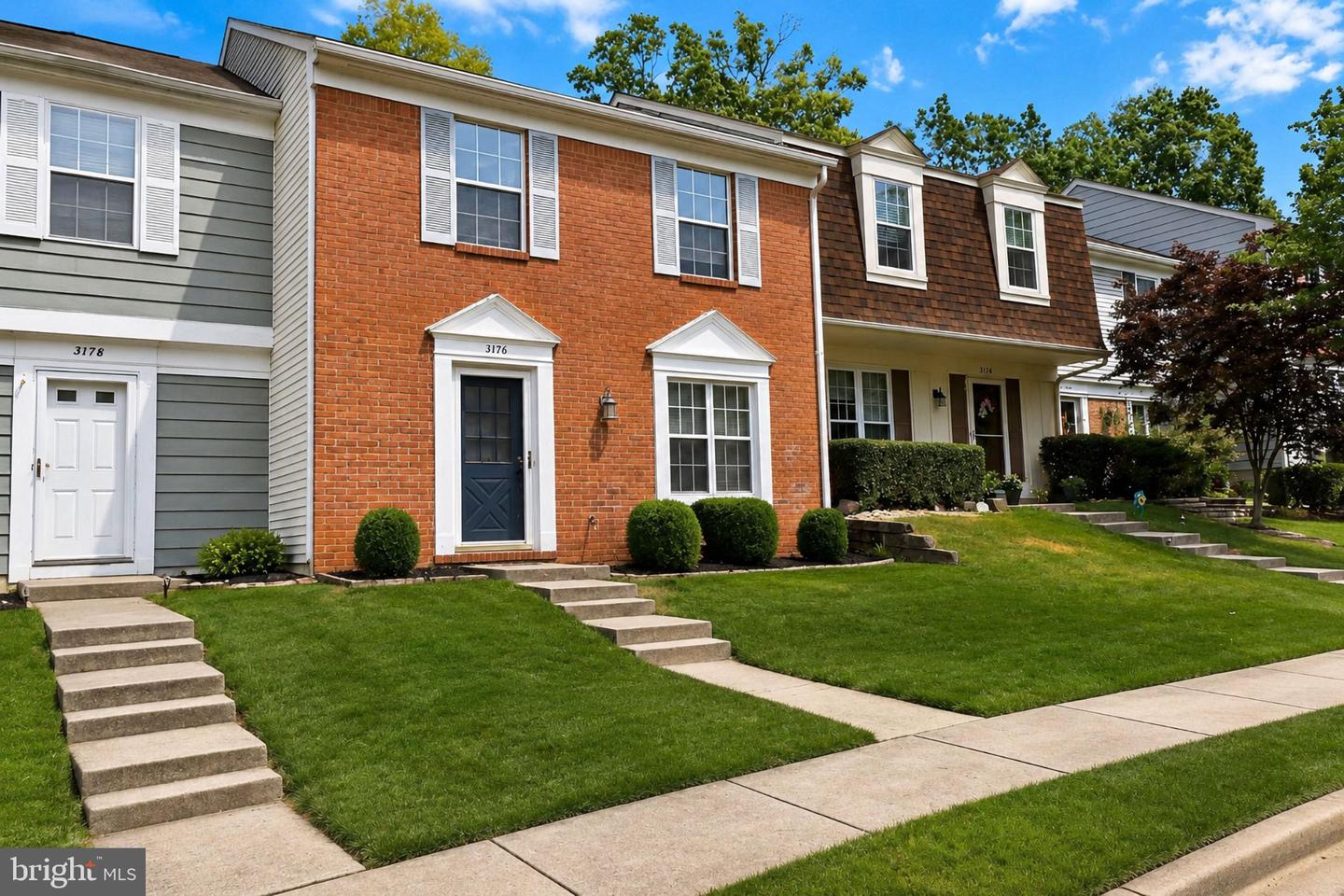 3176 VANDERBILT CT Property Photo 1