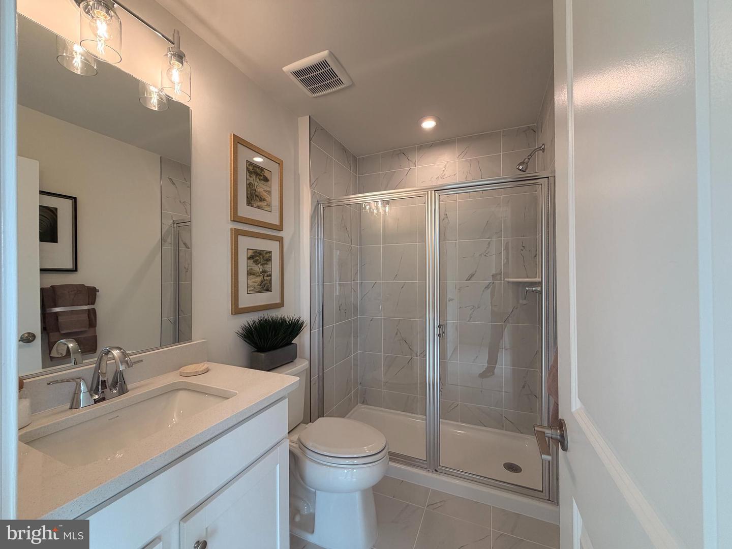 8889 Queensferry Rd Property Photo 6