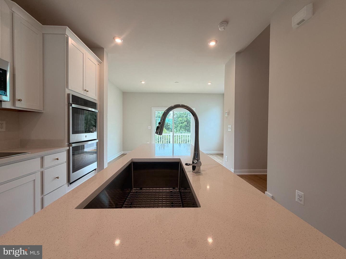 8889 Queensferry Rd Property Photo 11
