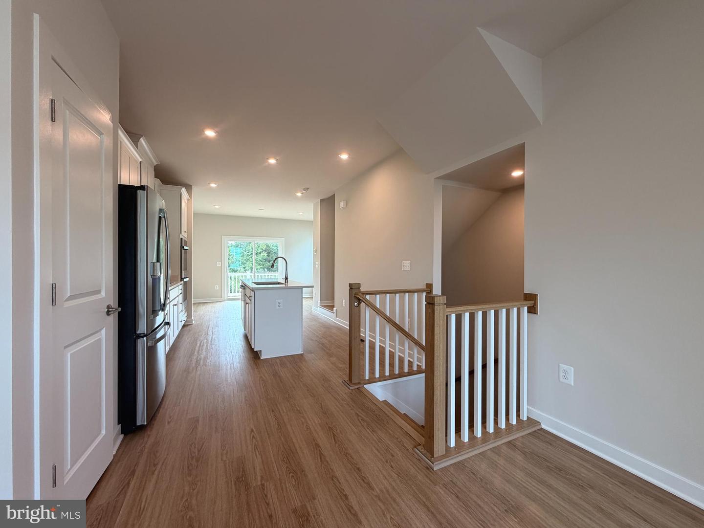 8889 Queensferry Rd Property Photo 12