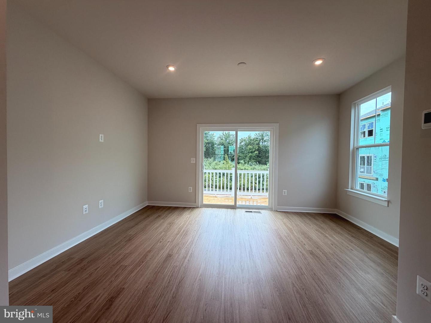 8889 Queensferry Rd Property Photo 13