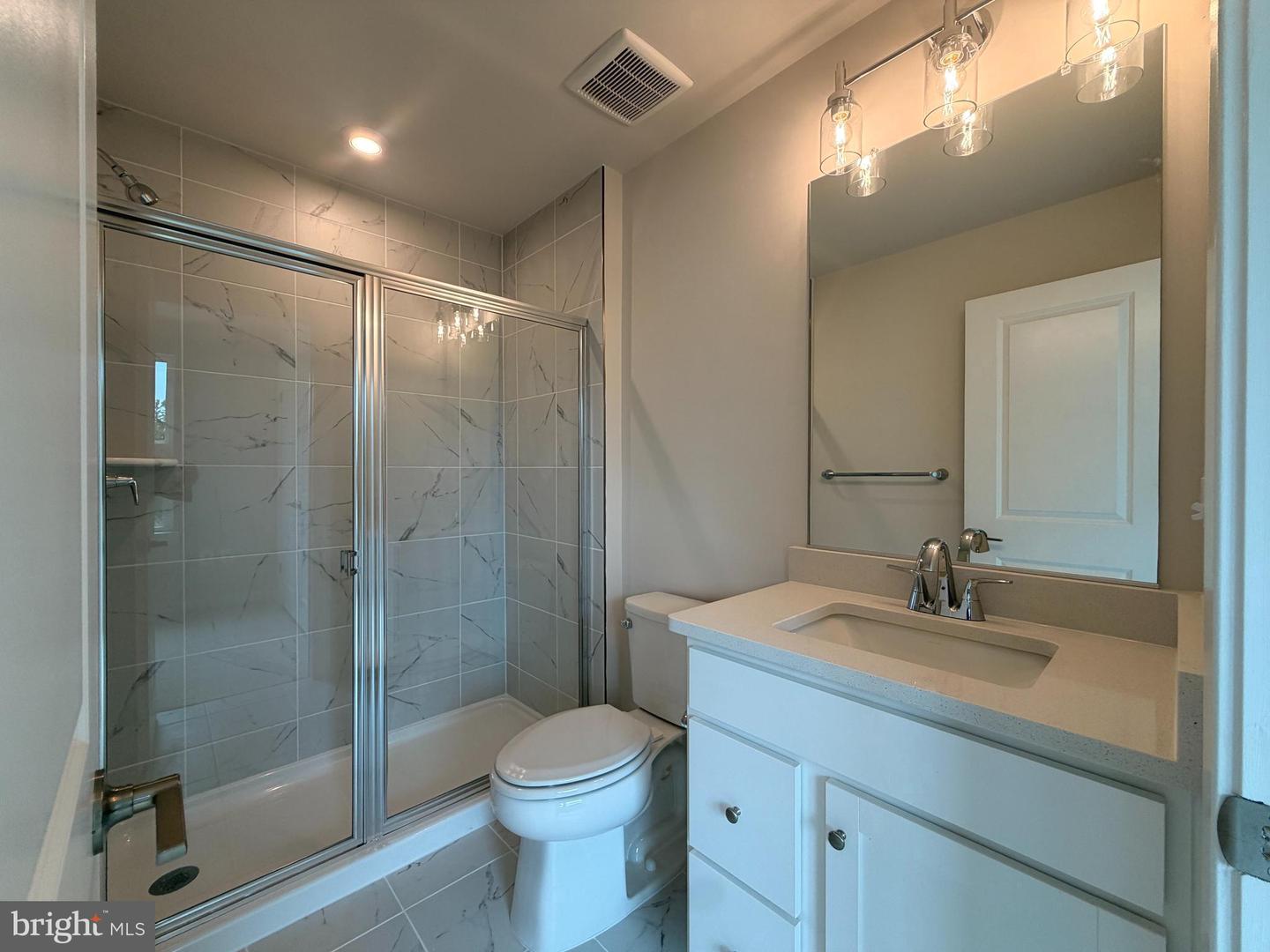 8889 Queensferry Rd Property Photo 20