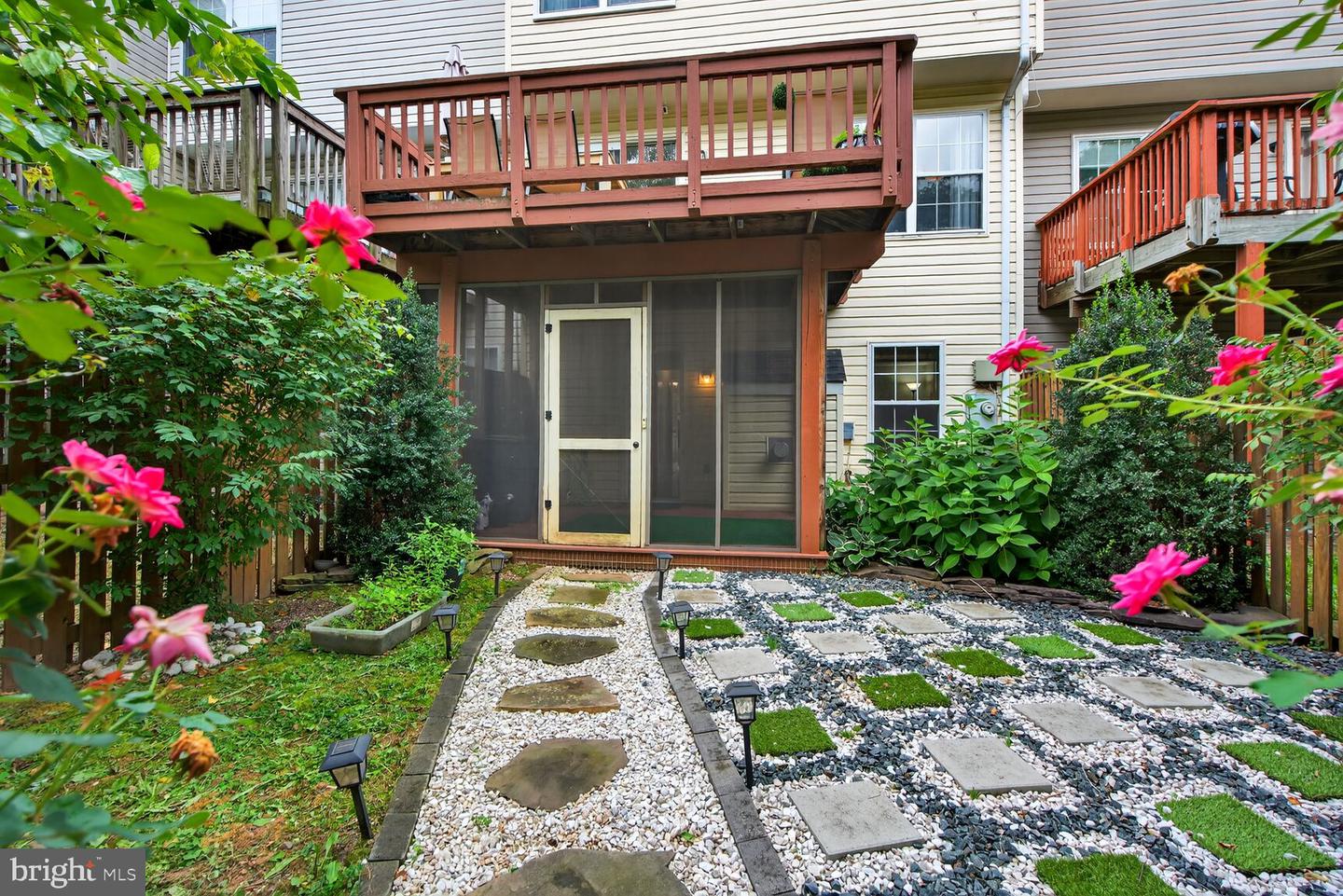 11082 Clovertree Ct Property Photo 2
