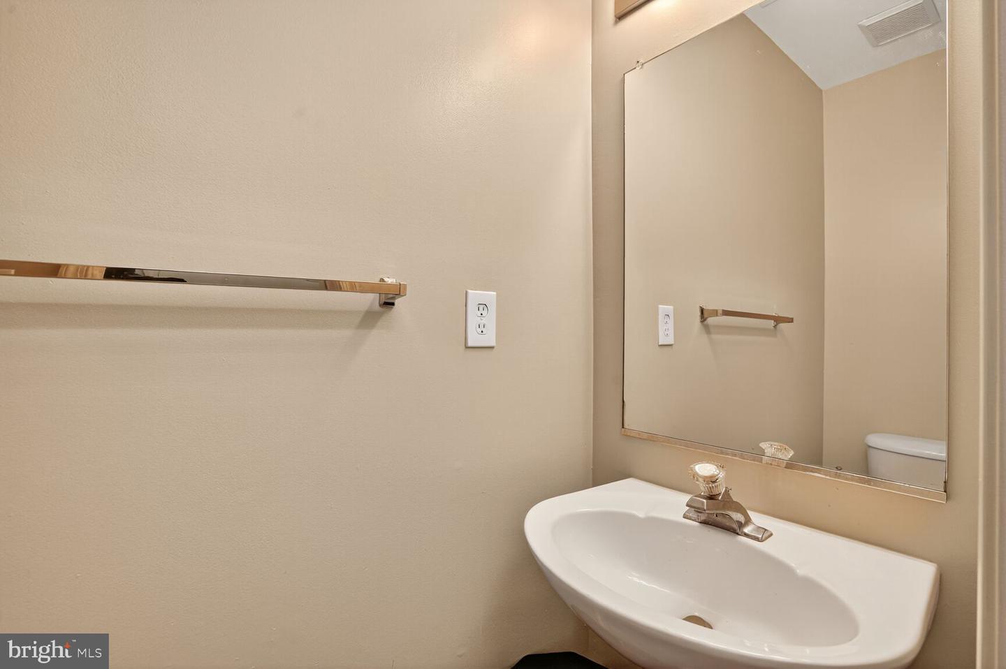 11082 Clovertree Ct Property Photo 9