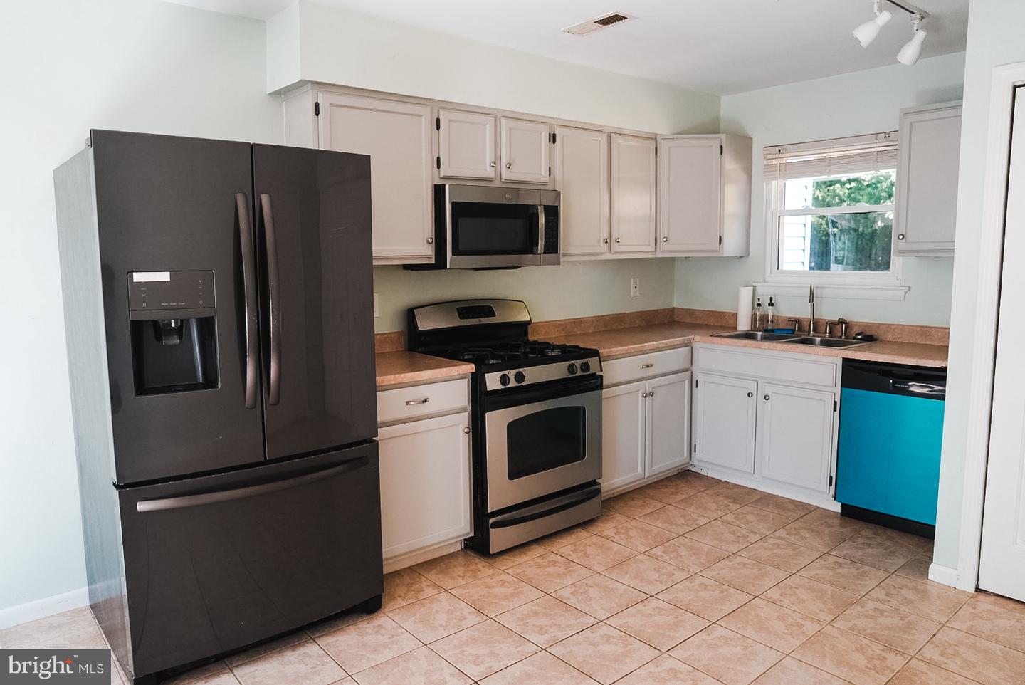 14353 Southgate Ct Property Photo 6