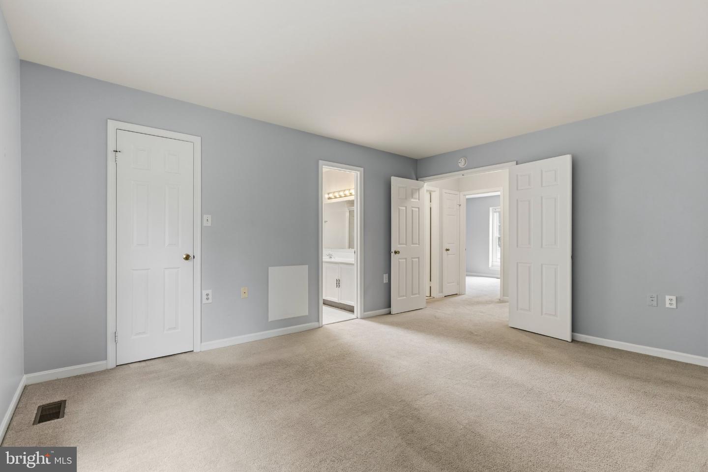 4354 Chambord Ln Property Photo 18