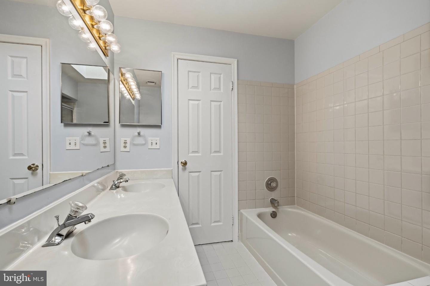 4354 Chambord Ln Property Photo 20