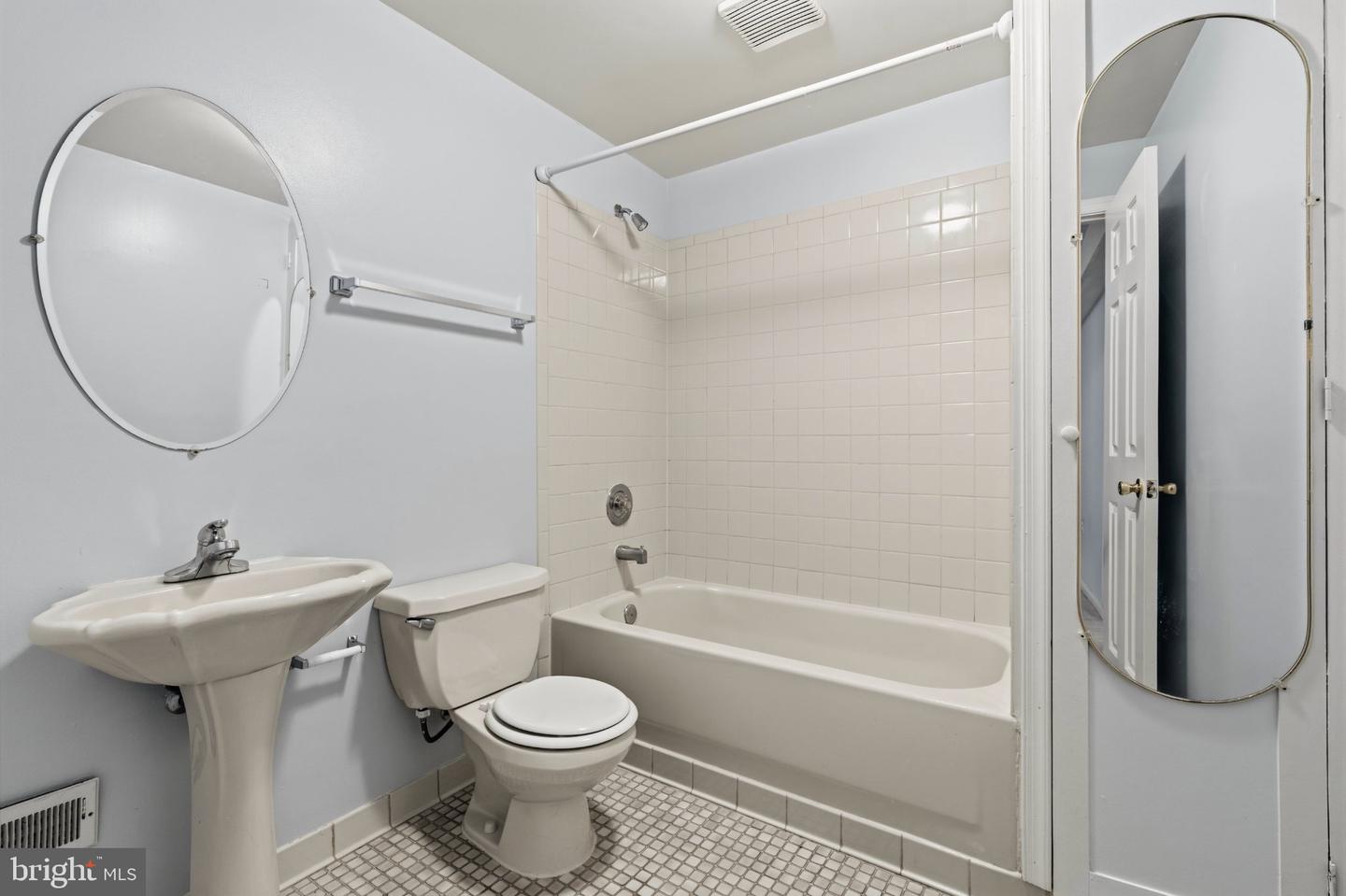 4354 Chambord Ln Property Photo 29