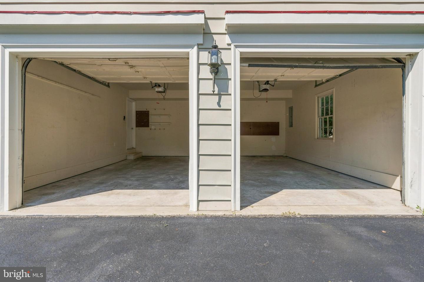 4354 Chambord Ln Property Photo 31