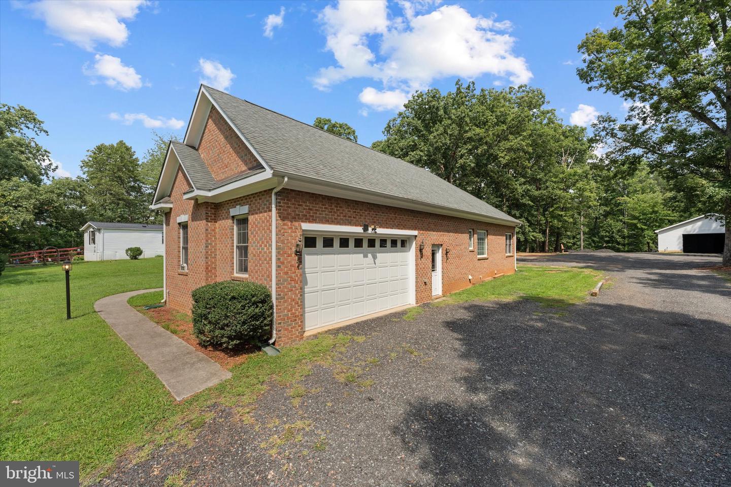 14855 Lee Hwy Property Photo 4