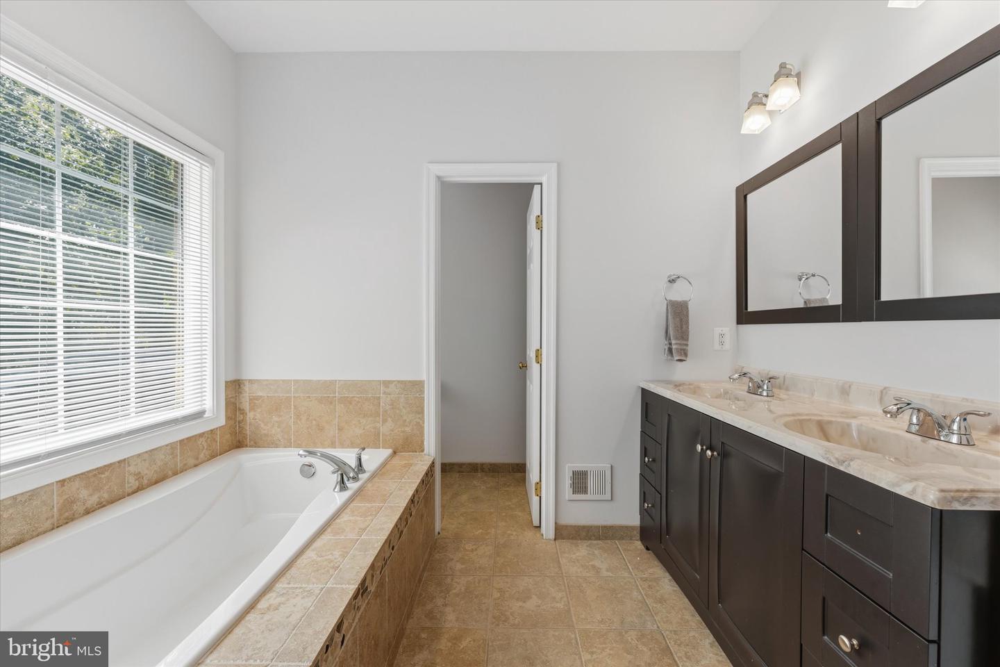 14855 Lee Hwy Property Photo 23