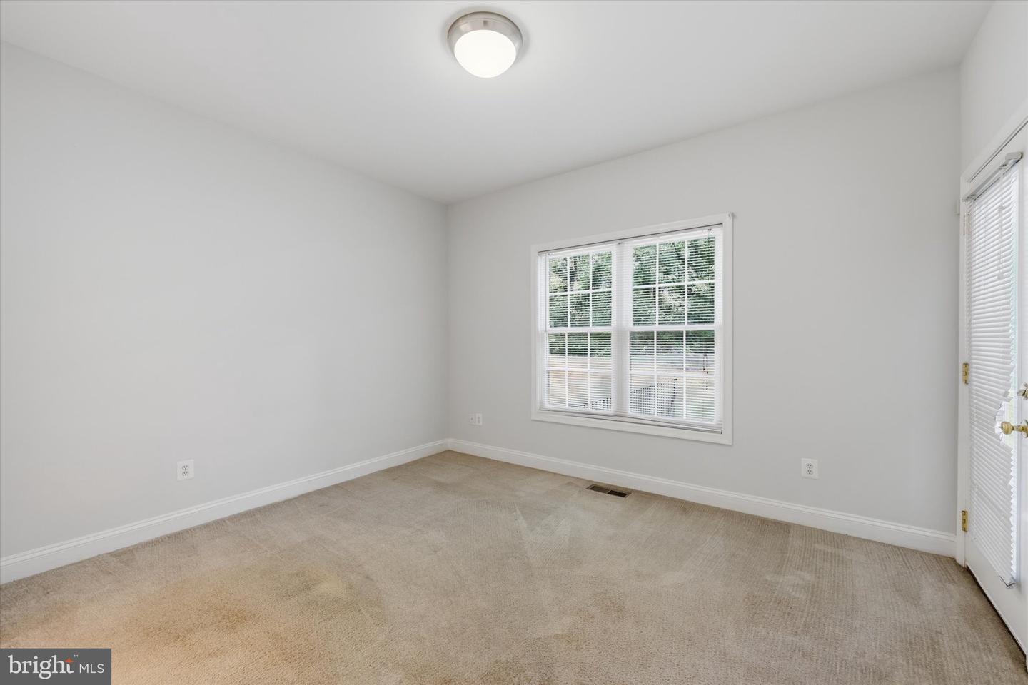 14855 Lee Hwy Property Photo 32
