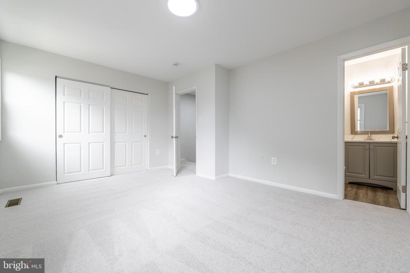 14585 Earlham Ct Property Photo 14