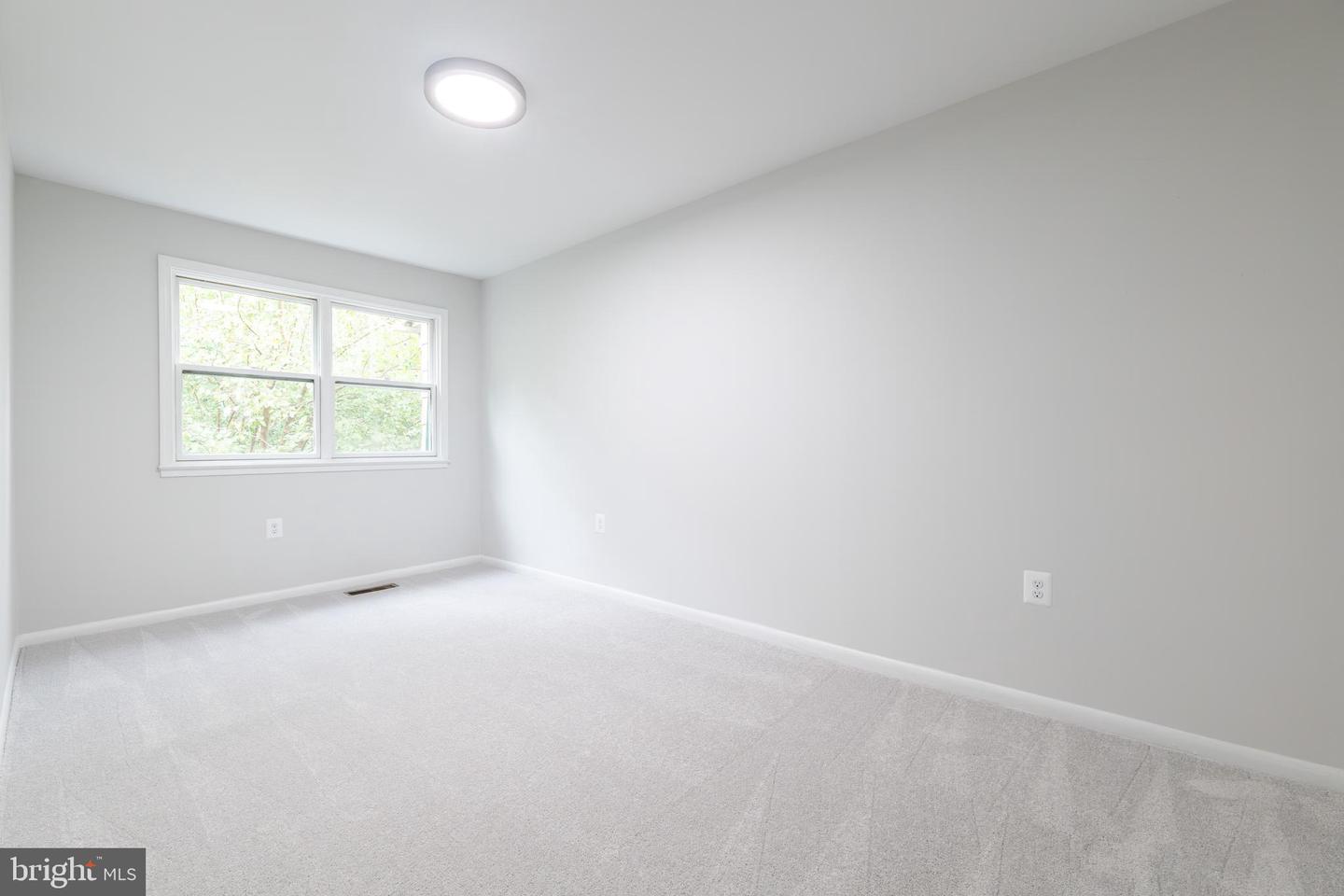 14585 Earlham Ct Property Photo 21