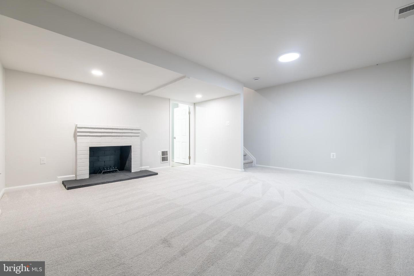14585 Earlham Ct Property Photo 23