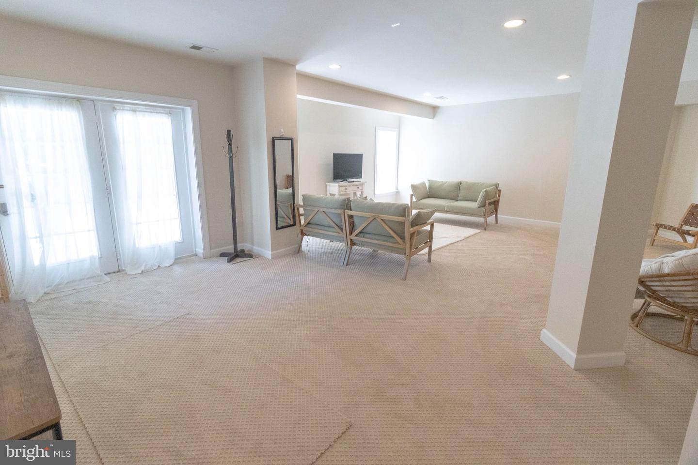3624 Stonewall Manor Dr #basement Property Photo 3