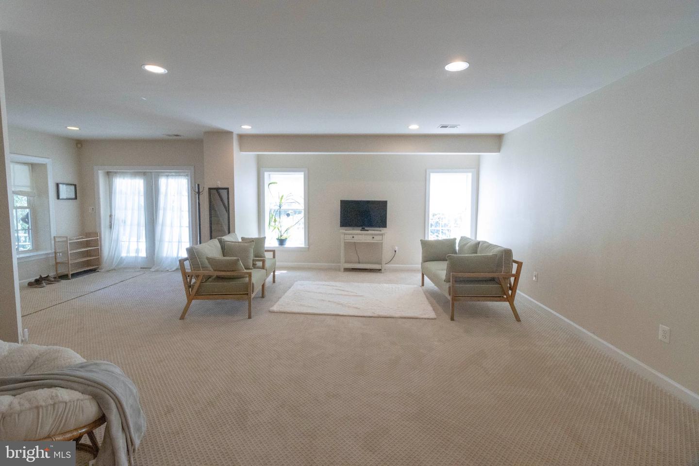 3624 Stonewall Manor Dr #basement Property Photo 4