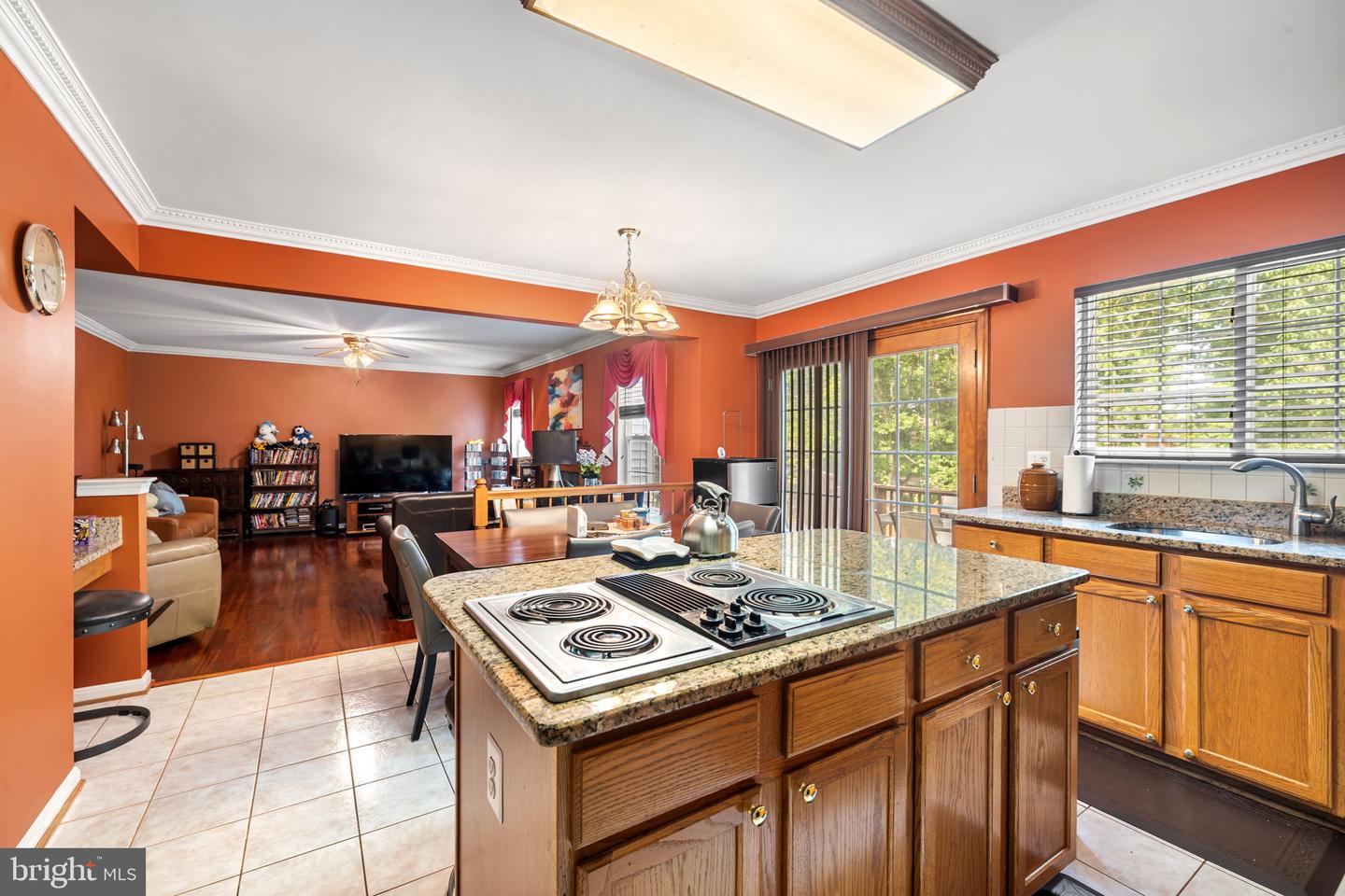 15465 Ambergate Dr Property Photo 10