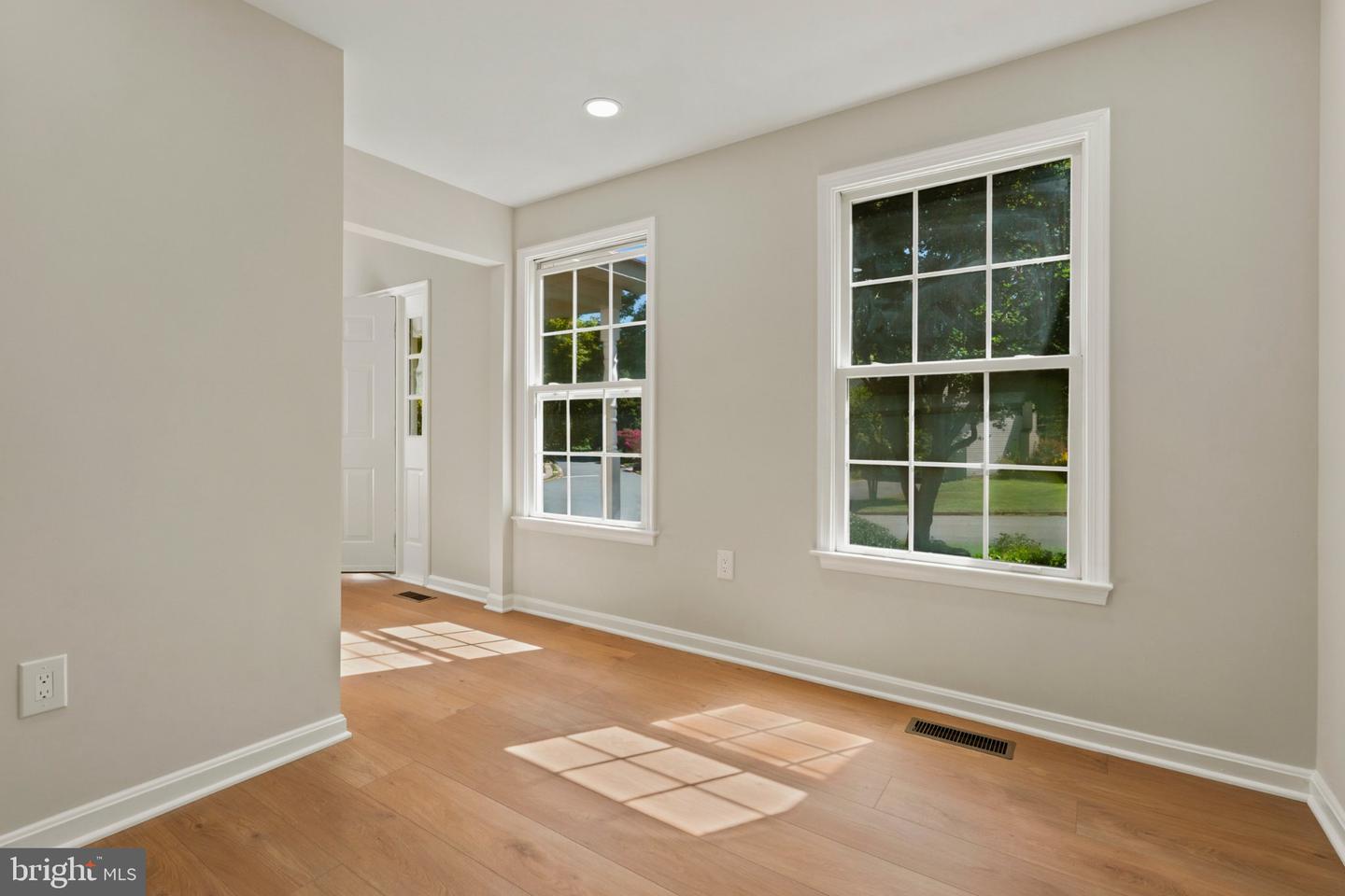 2038 Hanson Ln Property Photo 11
