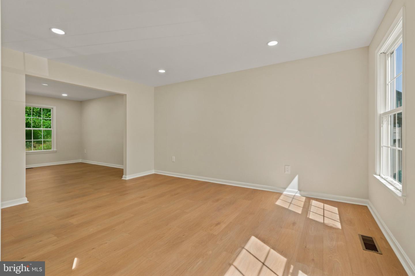 2038 Hanson Ln Property Photo 12