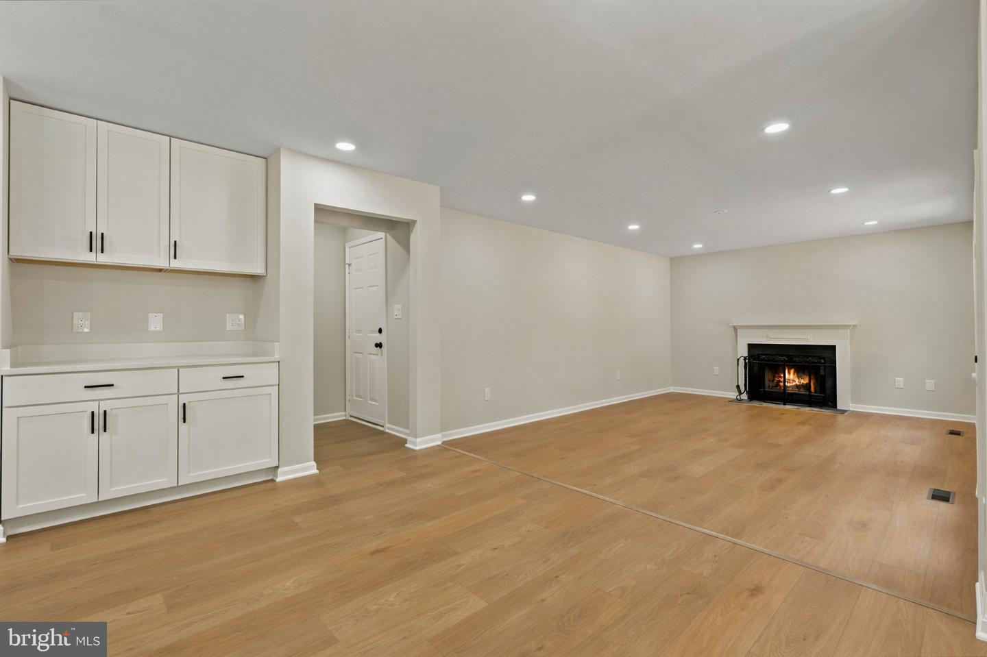 2038 Hanson Ln Property Photo 25