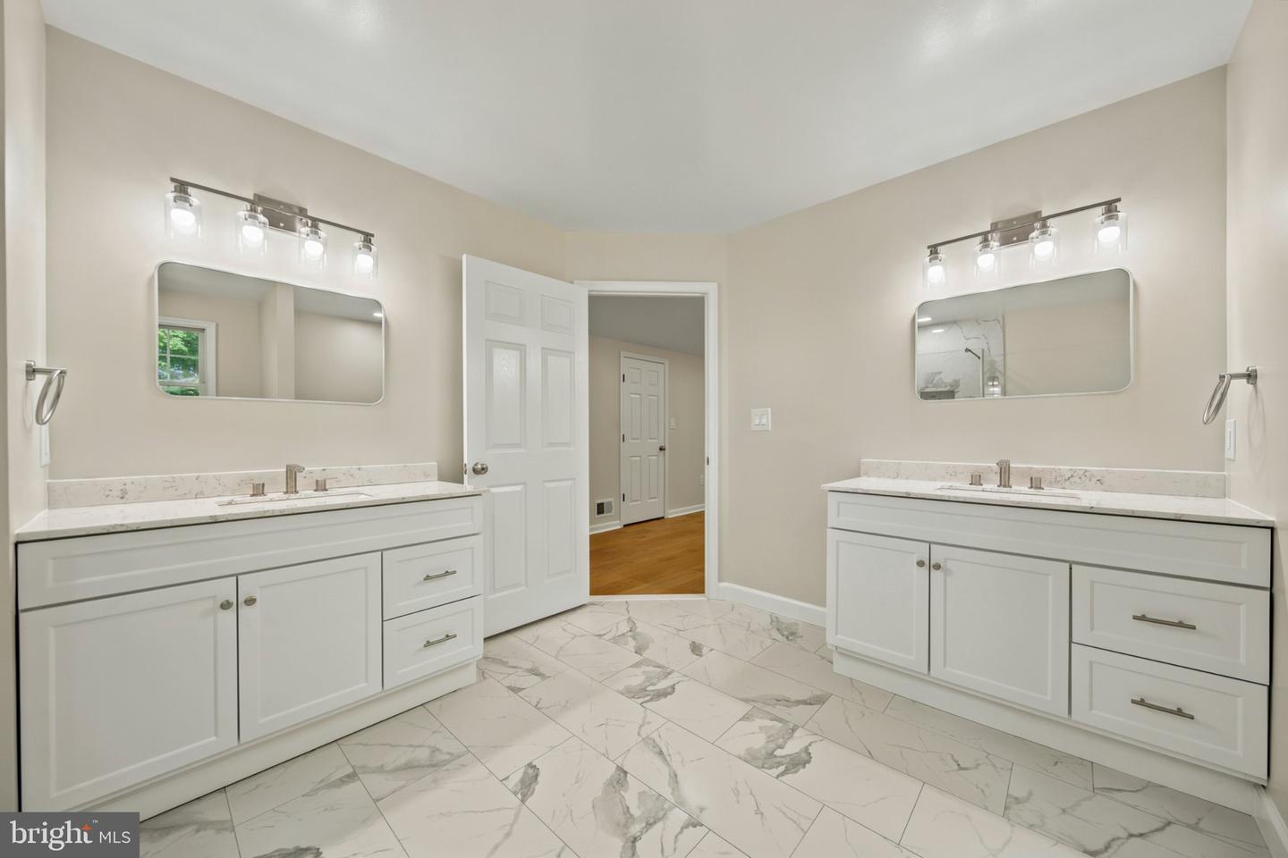 2038 Hanson Ln Property Photo 44