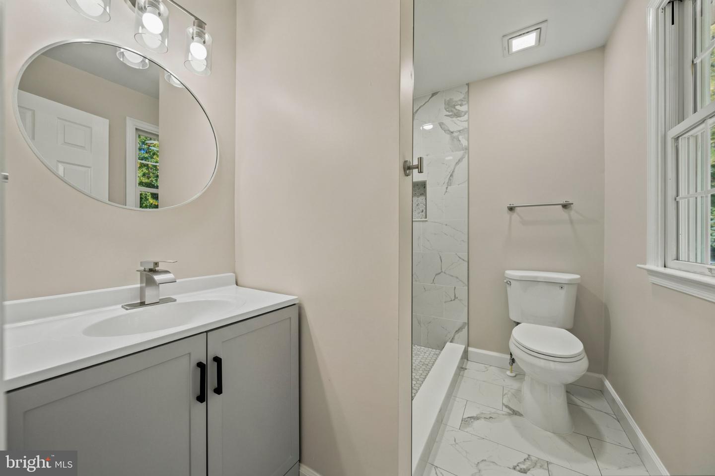 2038 Hanson Ln Property Photo 48