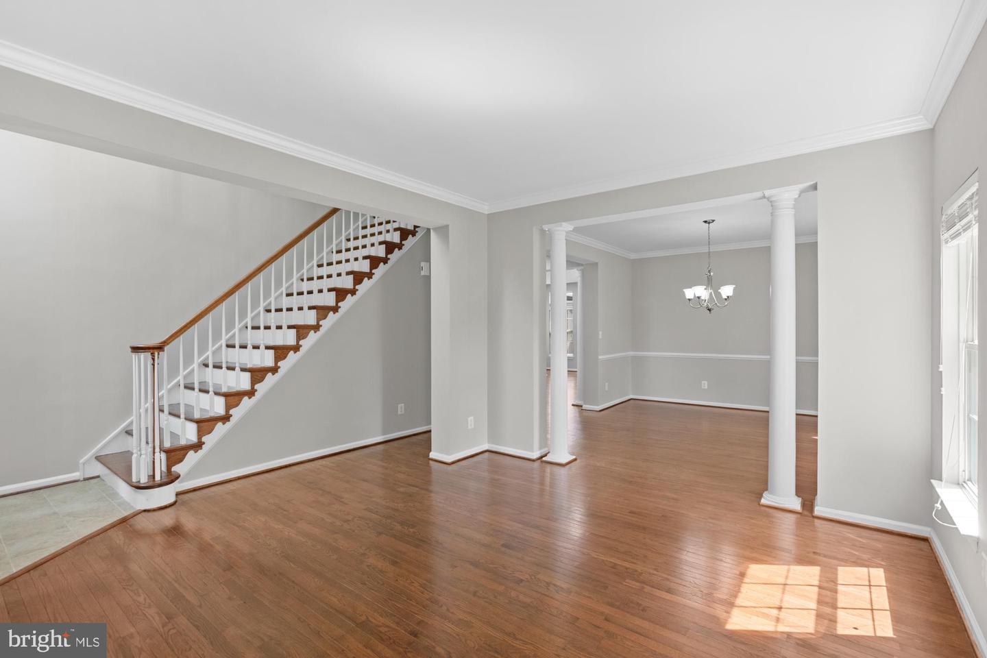 7651 Covewood Ct Property Photo 4