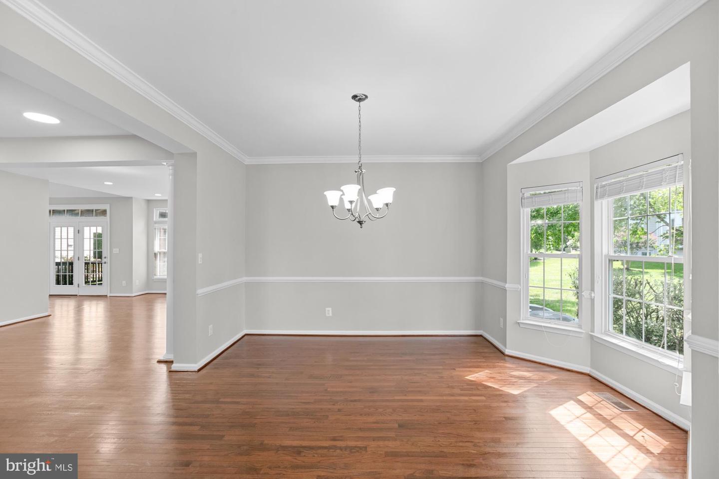 7651 Covewood Ct Property Photo 5