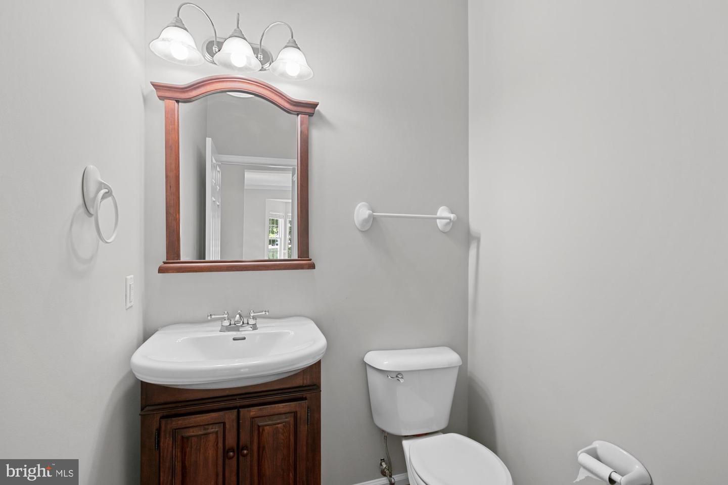 7651 Covewood Ct Property Photo 6