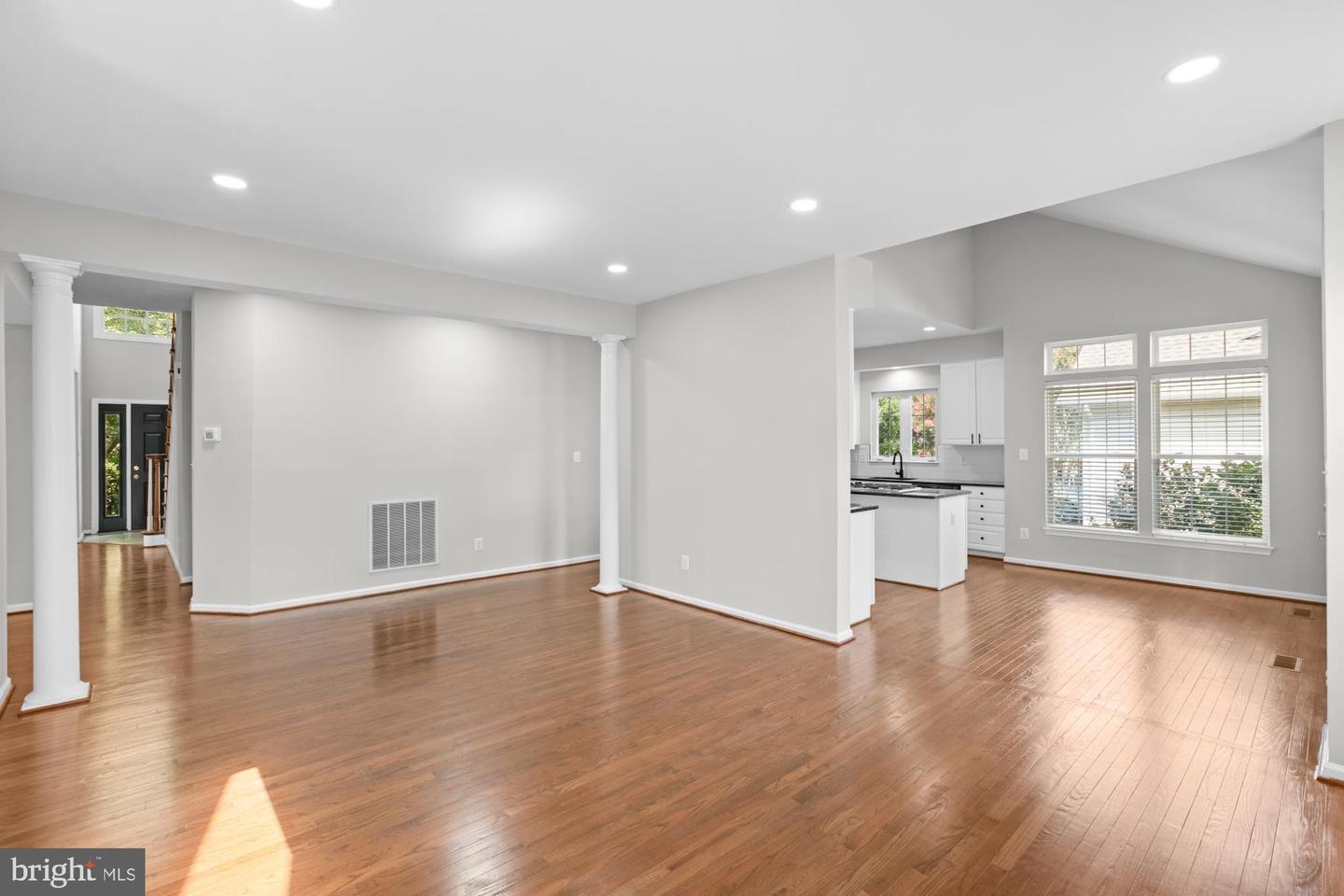 7651 Covewood Ct Property Photo 9