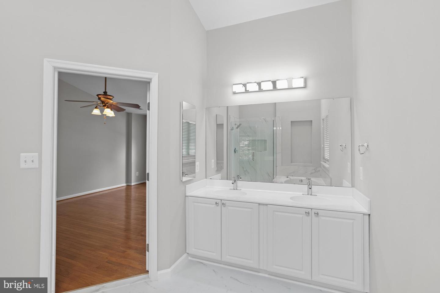 7651 Covewood Ct Property Photo 25