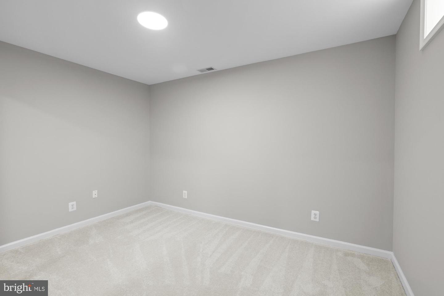 7651 Covewood Ct Property Photo 28