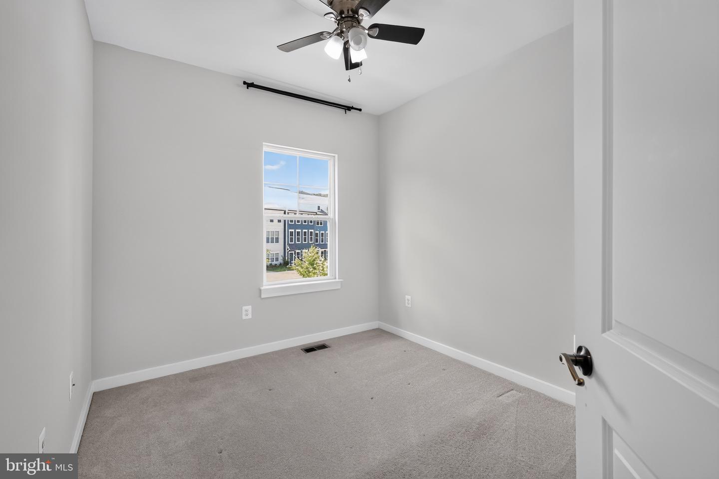 1743 Autumn Maple Leaf Dr Property Photo 27