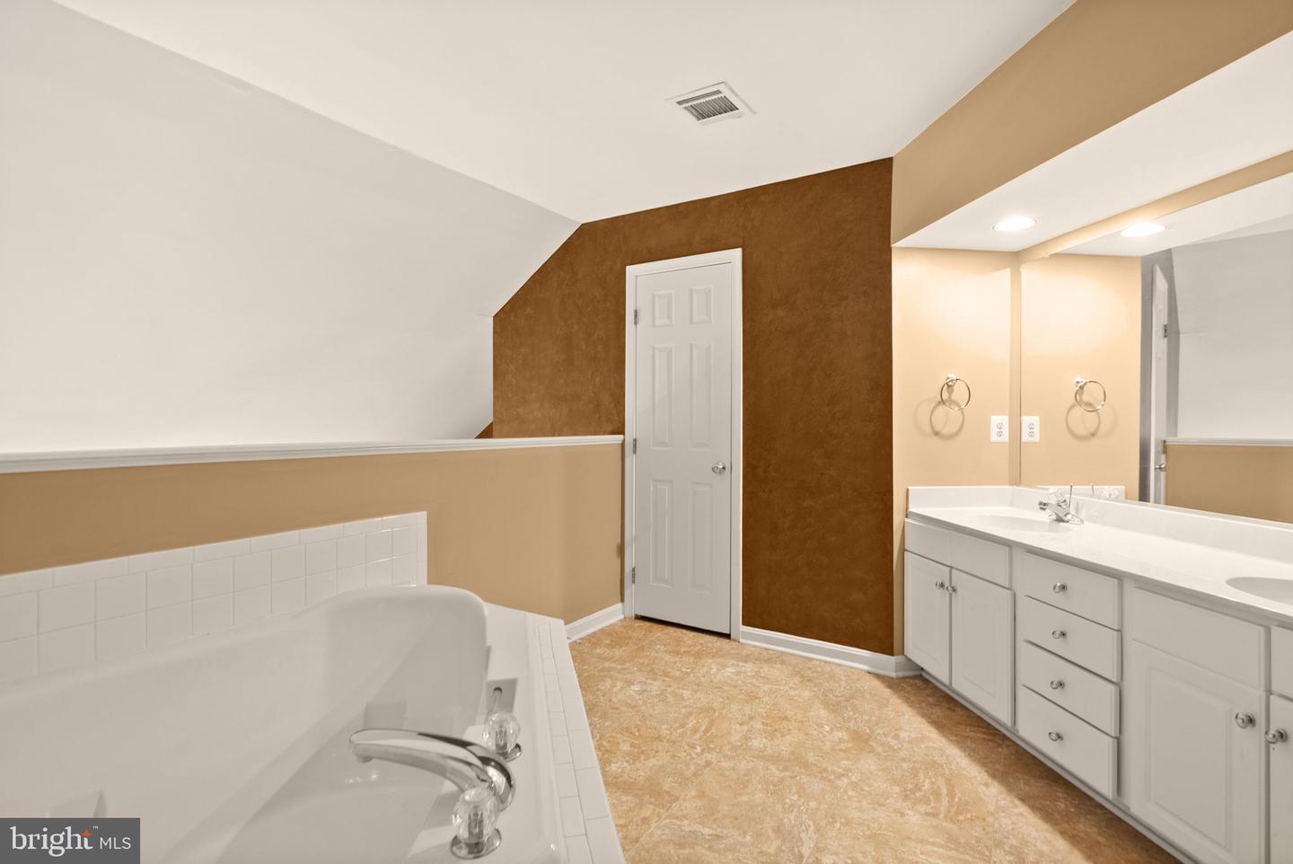 11614 Nellings Pl Property Photo 19