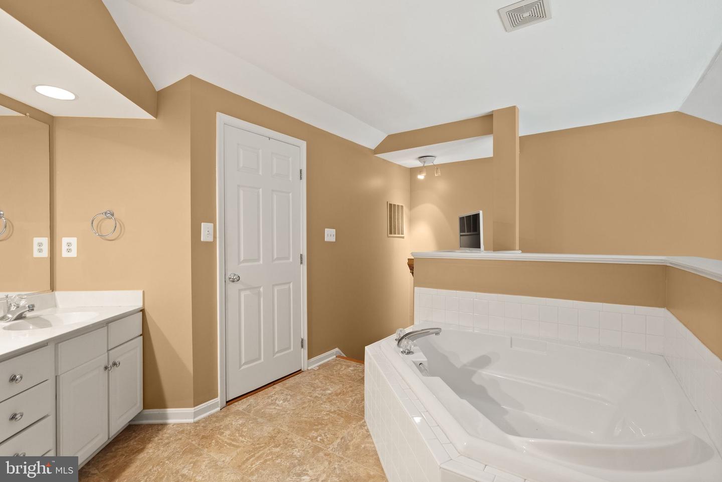 11614 Nellings Pl Property Photo 20