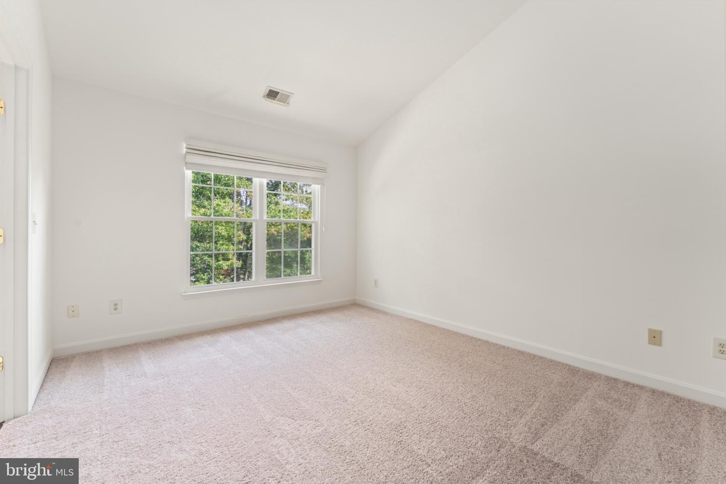 14036 Madrigal Dr Property Photo 29