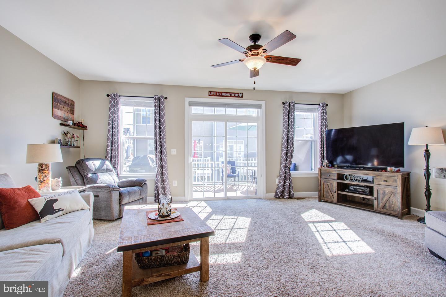 10554 Hinton Way Property Photo 11