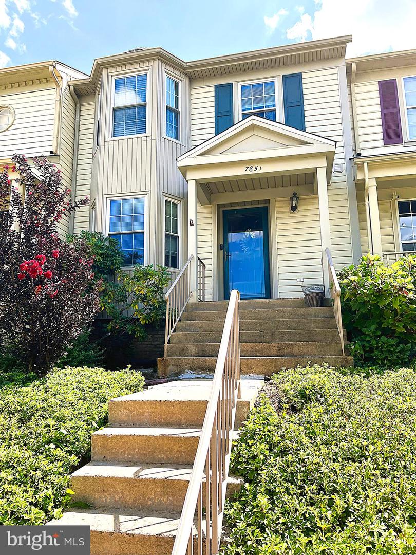 7851 BROOKVIEW CT Property Photo 1