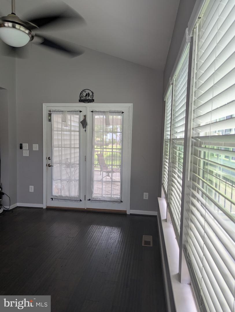 5598 Websters Way Property Photo 9