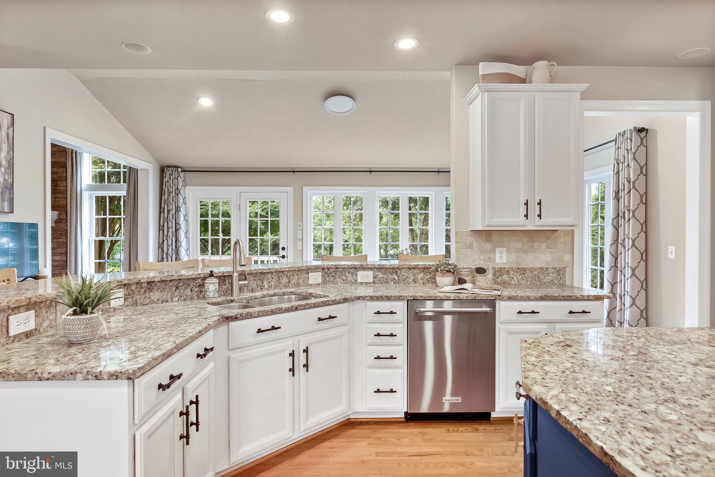 6518 Debhill Ln Property Photo 12