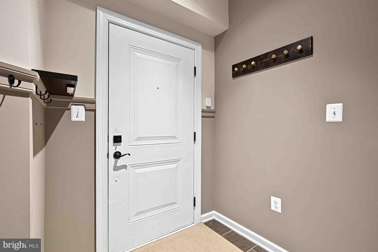 8114 Essex Grove Way Property Photo 7