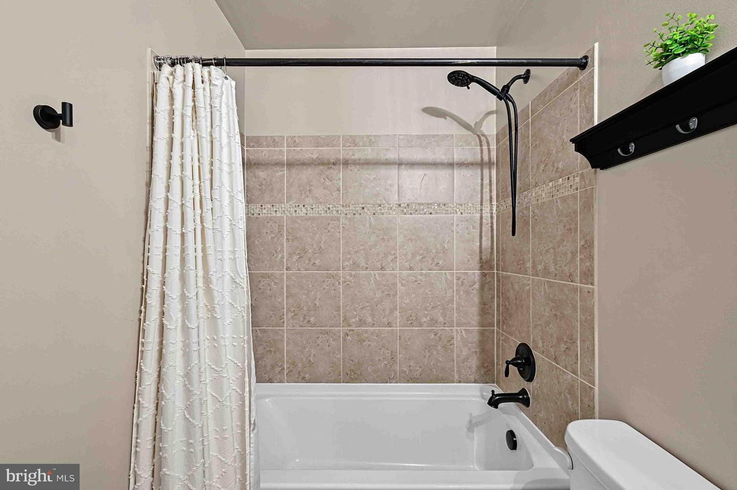 8114 Essex Grove Way Property Photo 59