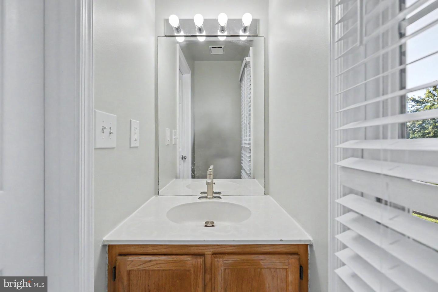 11198 Privates Ct Property Photo 9