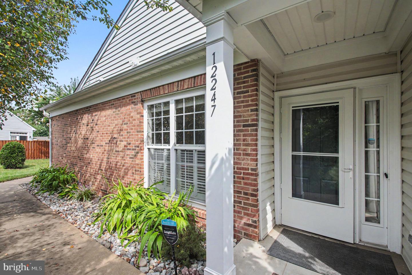 12247 Seaford Ct Property Photo 4