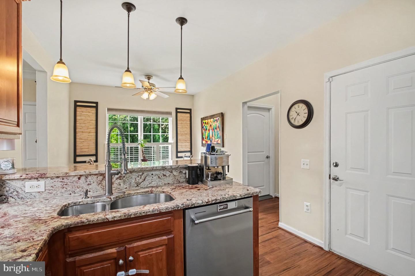 12247 Seaford Ct Property Photo 10