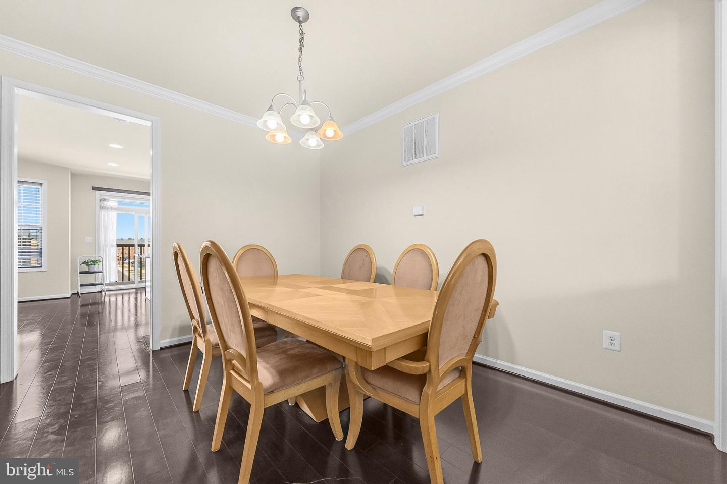 15993 Marsh Pl Property Photo 5