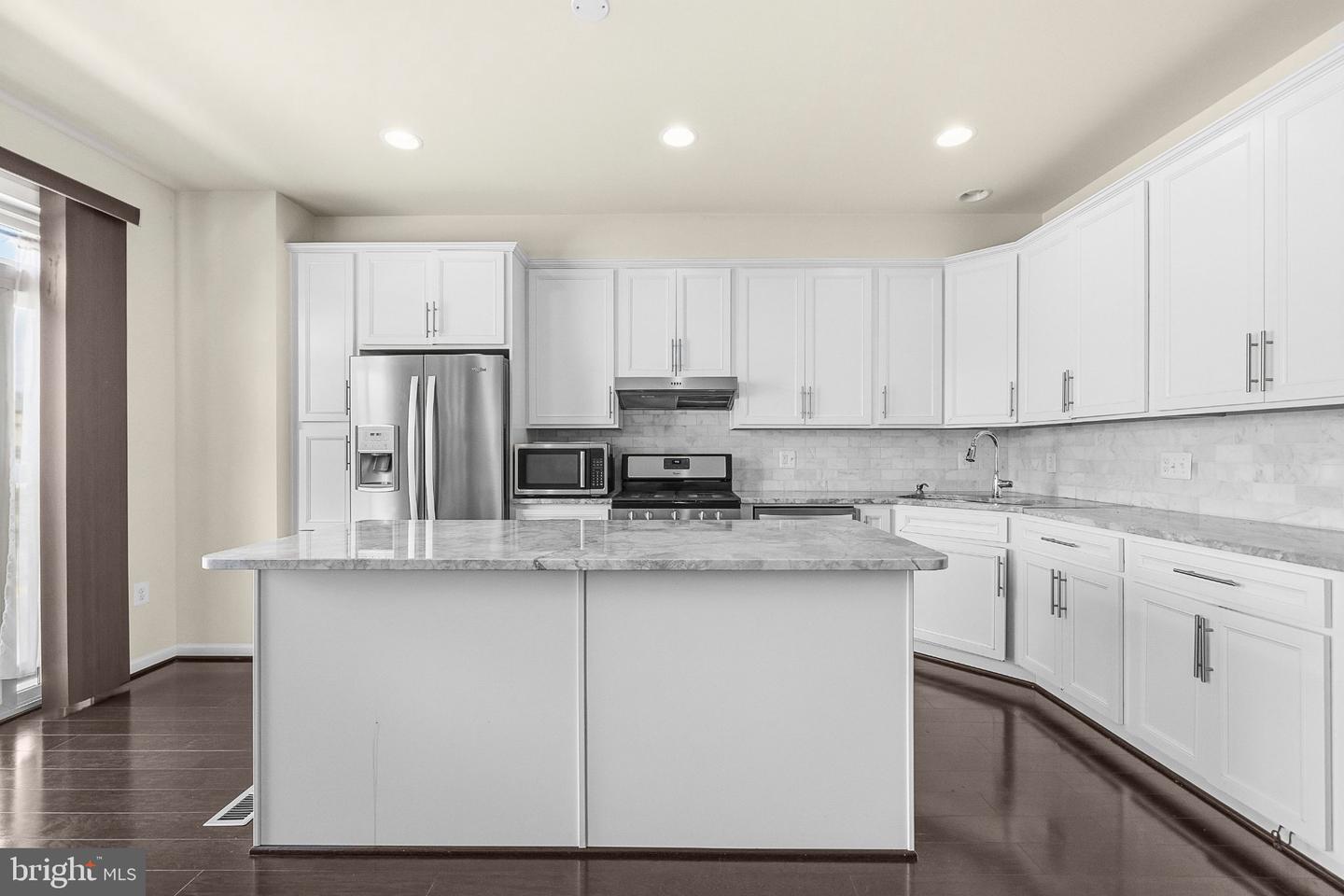 15993 Marsh Pl Property Photo 7