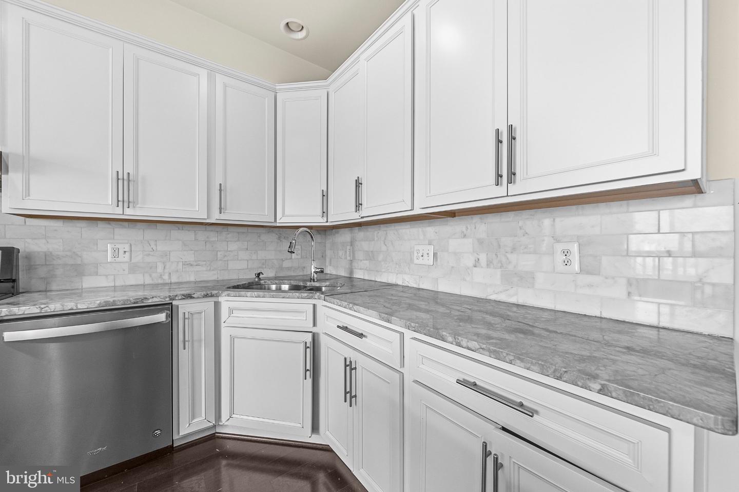 15993 Marsh Pl Property Photo 10